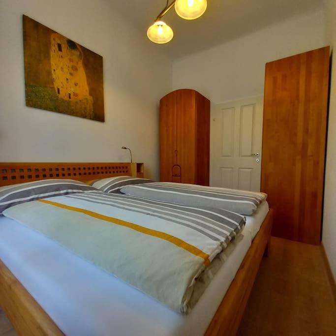 Altbauwohnung Neu Saniert - Fuer Familien Geeignet * Wien